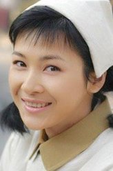 田雨（童蕾饰演）