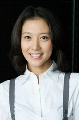 薛之荔（高露饰演）