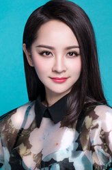 思思（邓莎饰演）