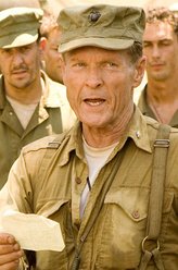 刘易斯·伯韦尔·“挺胸王”·普勒（威廉姆·赛德勒饰演）