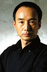 秦文廉（施京明饰演）