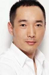 金宝（李易祥饰演）