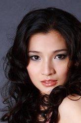 毛毛（王艺曈饰演）