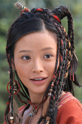 女英（瑛子饰演）