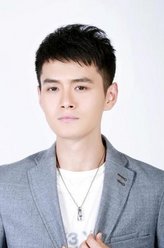 孟祈殒（王雨饰演）