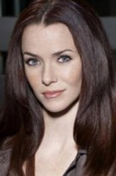 安妮·沃斯奇（安妮·沃斯奇饰演）