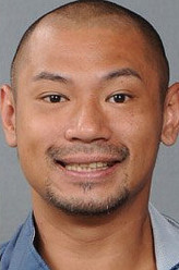 张克（金刚饰演）