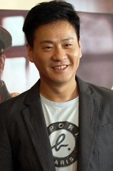 朱和平（连奕名饰演）