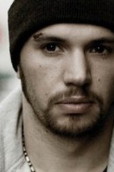 尼克莱·克莱夫·布洛奇剧照