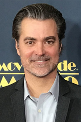 法官沃恩（沃克海恩斯饰演）