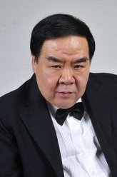肥波（郑则仕饰演）