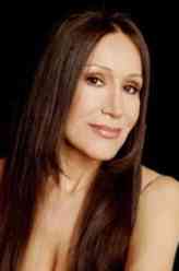 Mara New（Mara New饰演）