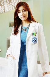 吴秀贤（姜素拉饰演）