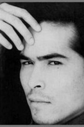 Quujuuq（埃里克·施维克饰演）