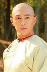 赵乾（郑晓东饰演）