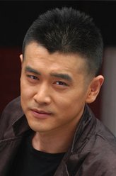 济度（李修蒙饰演）