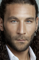 Captain Charles Vane（扎克·麦克格温饰演）