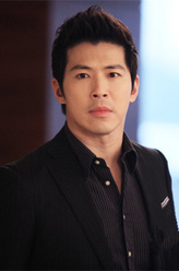 王易南（黄少祺饰演）