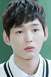 金烈（李源根饰演）