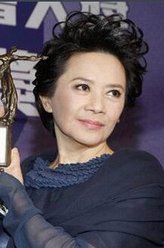 朱小倩（叶德娴饰演）