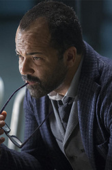 Bernard Lowe（杰弗里·怀特饰演）