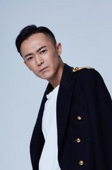 齐白石的孙子（廖亮饰演）