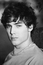 Sgt. Hugo Friedkin（达斯汀·米利甘饰演）