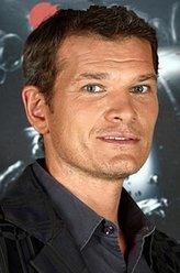 戈兹·奥托（戈兹·奥托饰演）