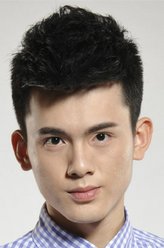 管文飞（唐沸潮饰演）