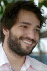 温贝托·卡劳剧照