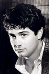 扎克·加利根（扎克·加利根饰演）