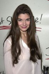 劳拉·桑·吉亚科莫（劳拉·桑·吉亚科莫饰演）