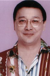 约翰（曹查理饰演）