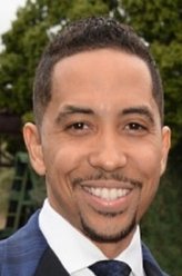 Estevez（小尼尔·布朗饰演）