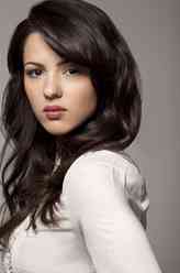 Nina（安内特·莫翰德鲁饰演）