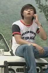 华子（朱雨辰饰演）