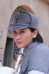 谢芳苓（潘雨辰饰演）