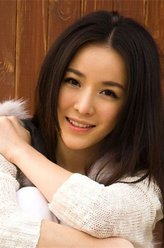 闹闹（罗漩饰演）