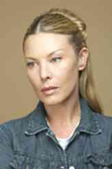 黛博拉·卡拉·安格剧照