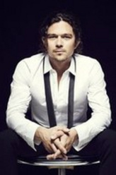 John Silver（卢克·阿诺德饰演）