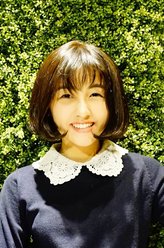 余非(童年)（张子枫饰演）