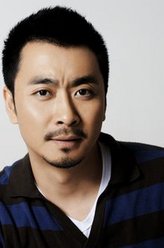 周舟（黄俊鹏饰演）