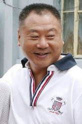 范伟剧照