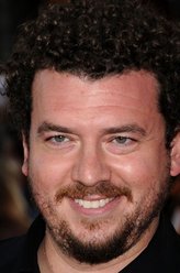 Fred Simmons（丹尼·麦克布耐德饰演）