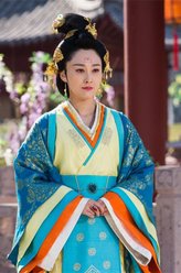 吕妃（白雨饰演）