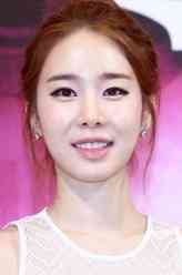 闵雅莹（刘仁娜饰演）