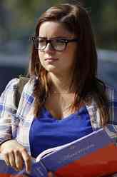 亚历克斯·邓菲（阿芮尔·温特饰演）