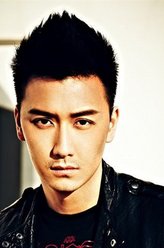 于跃龙（巫迪文饰演）