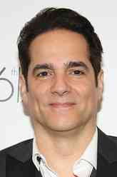 Rev. Emilio Sheehan（尤尔·瓦斯克斯饰演）