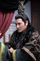 杨司伯（丁子峻饰演）